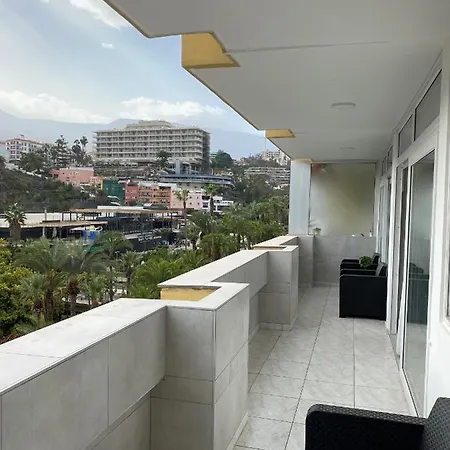 610 Con Terraza Martianez 아파트